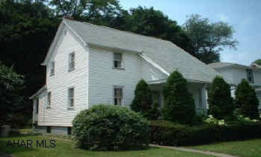 Interior needs redone - Exterior is perfect! Vinyl siding, new roof, new windows, nice yard, good mechanics. Have fun decorating in this nice quiet neighborhood!