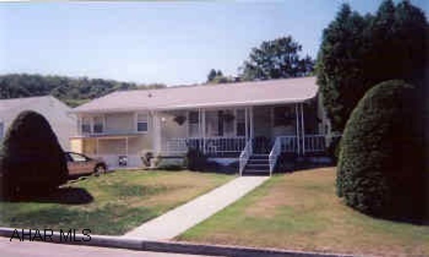 Well kept single story, 3BR/1 3/4BA, in good location. Comfortable, ranch style home in quiet neighborhood. Covered porch with beautiful mountain view, newly painted interior. A good buy!