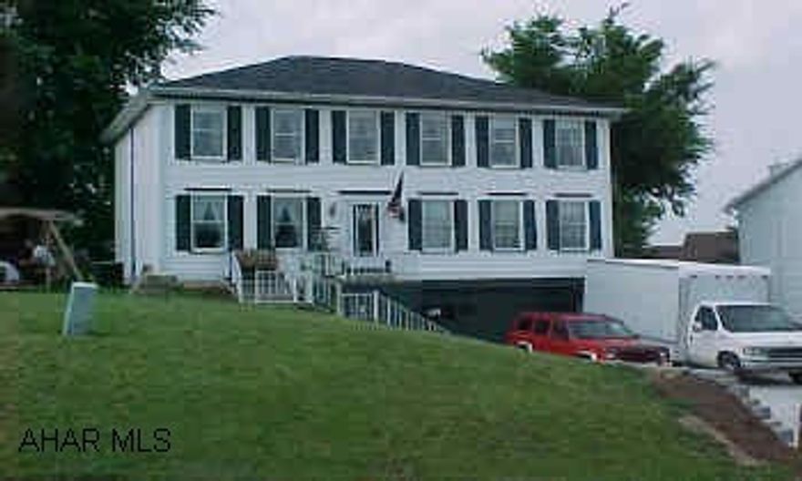 Nice 2 story colonial with 4 BR, 2.5 BA, finished basement with rec room, laundry room and 3/4 BA.DEED RESTRICTIONS AT D.B. 1043.  PAGE 543Property is vacant.Home is occupied.  Call listing office for appointment.