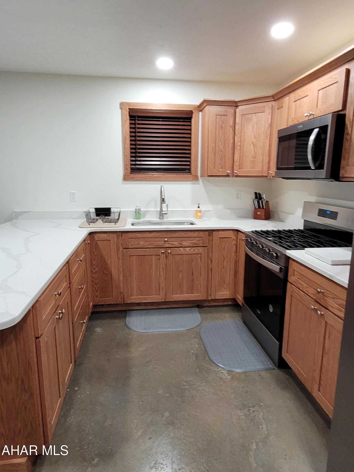 Glendale Yearound - Residential