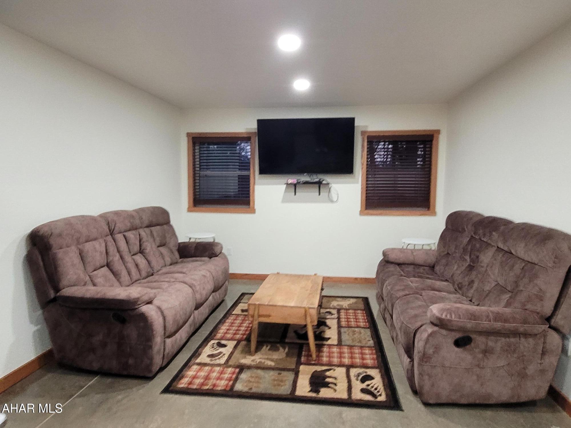 Glendale Yearound - Residential