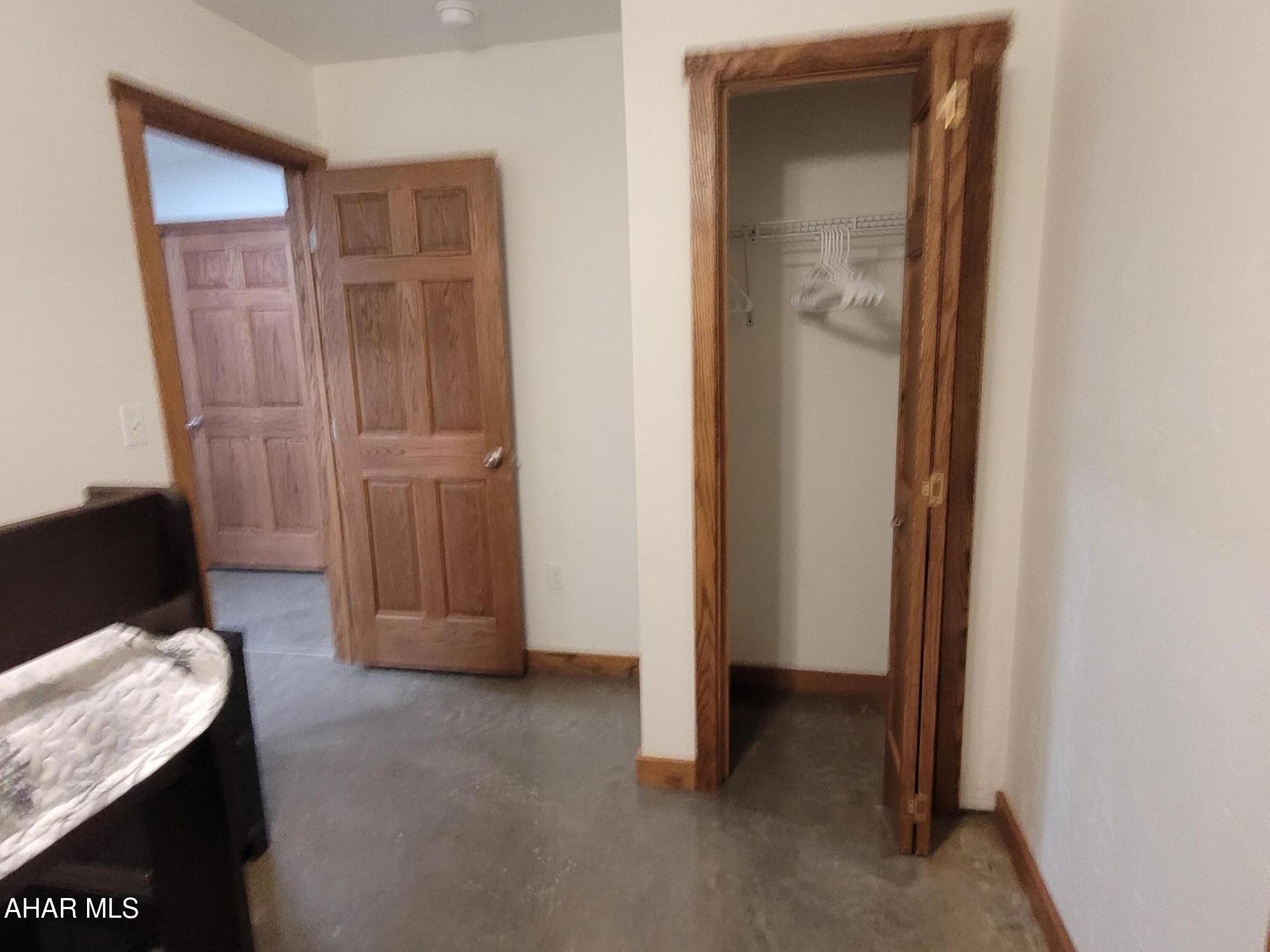 Glendale Yearound - Residential