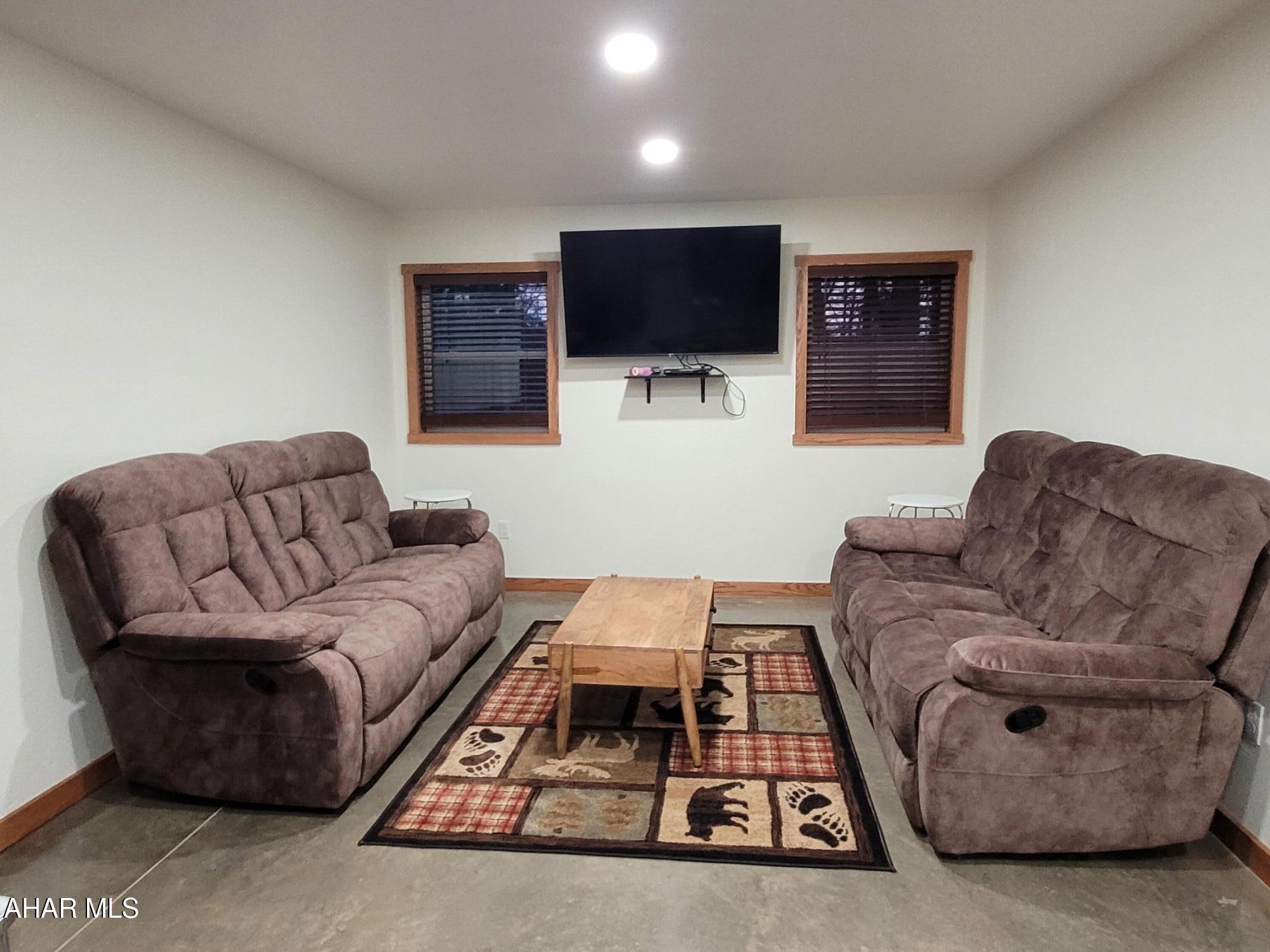 Glendale Yearound - Residential