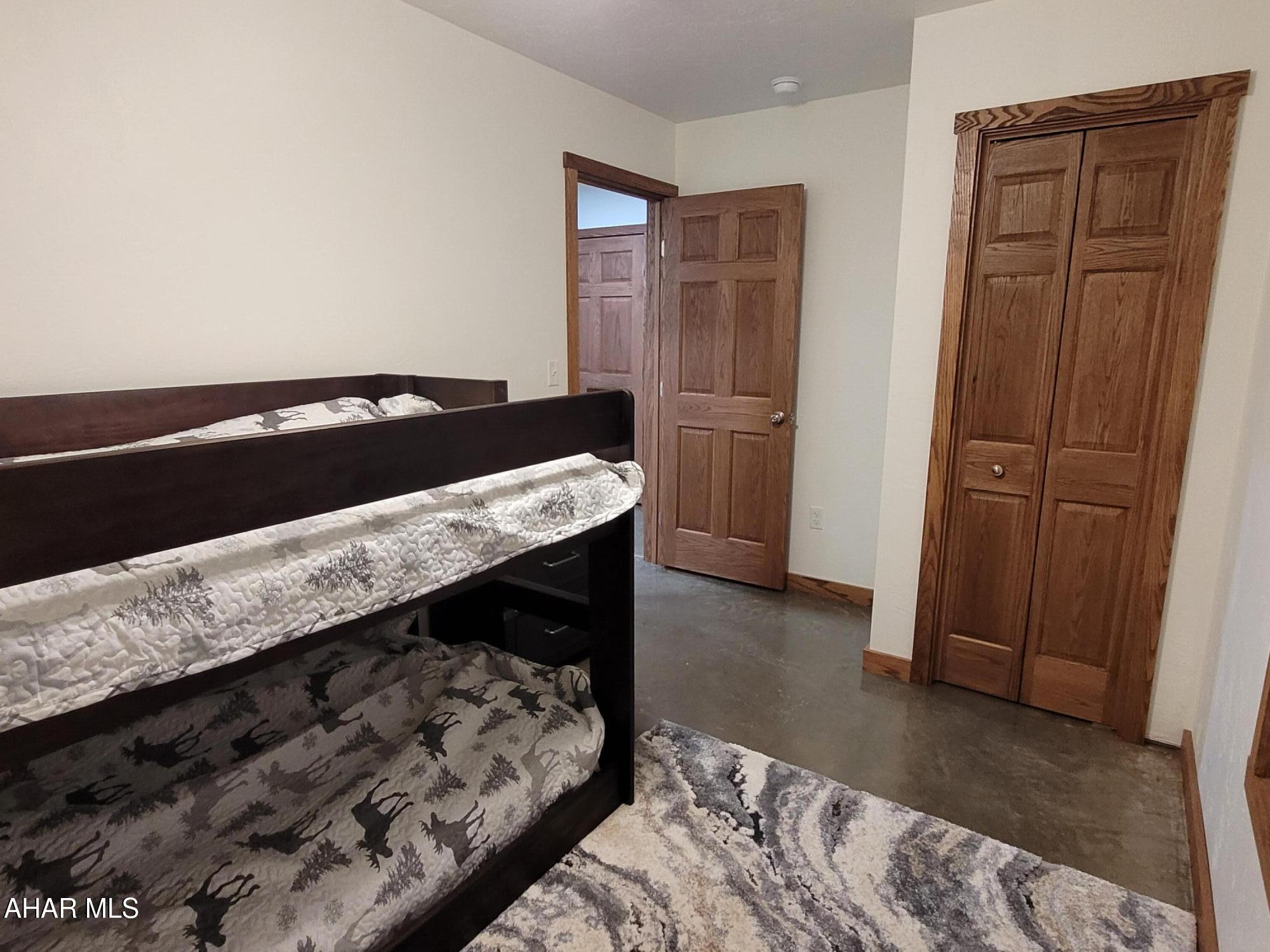 Glendale Yearound - Residential