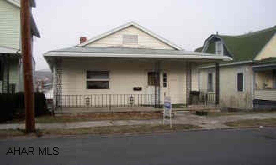 1 STORY, 2 BEDROOM, 1 BATH IN A GREAT LOCATION. THIS ONE STORY HOME HAS 2 ZONE HOT WATER HEAT, UPDATED WIRING, FULL BASEMENT WITH 1O FT CEILINGS, LOW TAXES.