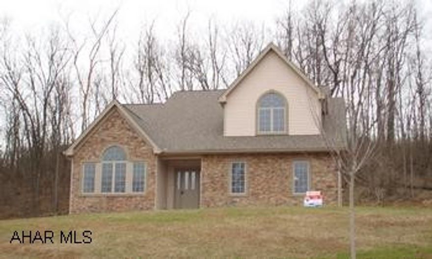 New Construction - Lots Of Updates - Hardwood Floors - Ceramic - Maple Cabinetry - Fireplace - Huge Master Bedroom - MUST SEE*** New Construction - Lots Of Updates - Hardwood Floors - Ceramic - Maple Cabinetry - Fireplace - Huge Master Bedroom - MUST SEE***