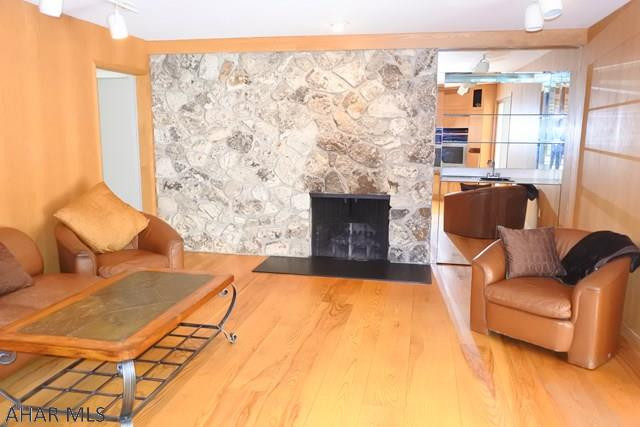 Hickory Hills - Residential