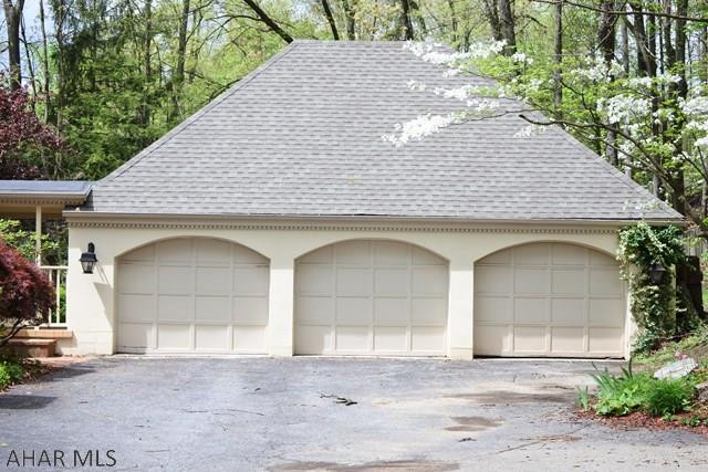 Hickory Hills - Residential