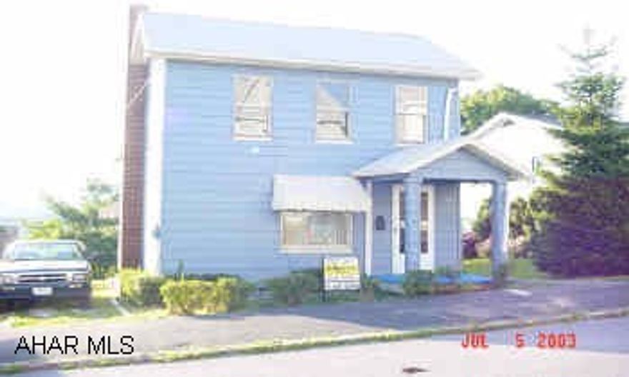 Cute 2 story, 2bdrm 1.75 bath in a quiet neighborhood. Large (almost double) lot. Many updates; roof, furnace, hot water tank, and more. Stove, refrigerator, and ceiling fans included. New paint throughout. Plenty of off street parking. Possible carpet allowence for 2nd floor.