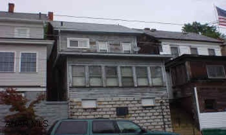 3 BR, 1.5 BA, 2 Story home on Gospel Hill. Detached 1 car garage. Must see inside! Don't just drive by! The inside is totally remodeled and very tastefully decorated. Roof is 7 years old. Great house for the price. Motivated Seller!