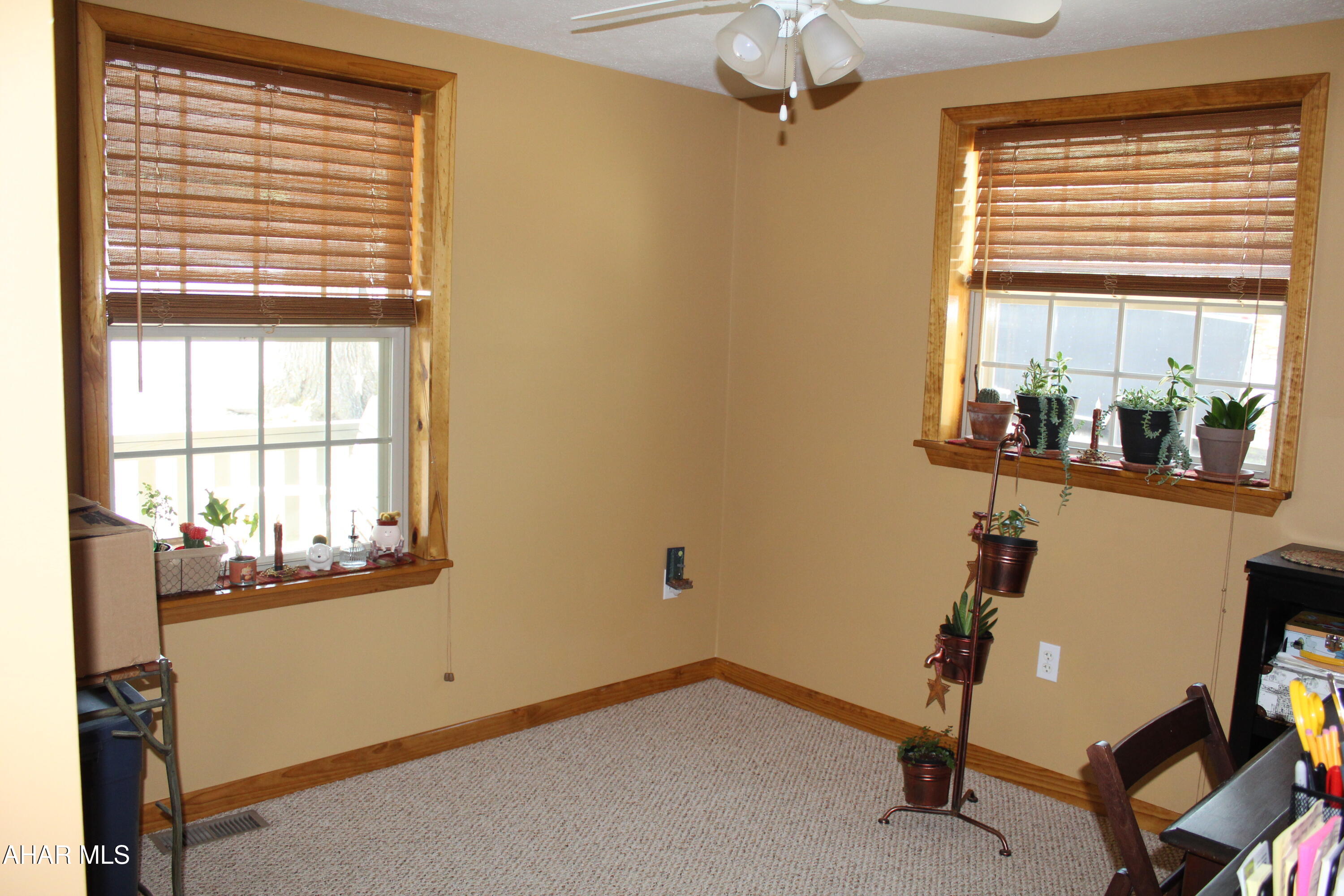 Glendale Yearound - Residential