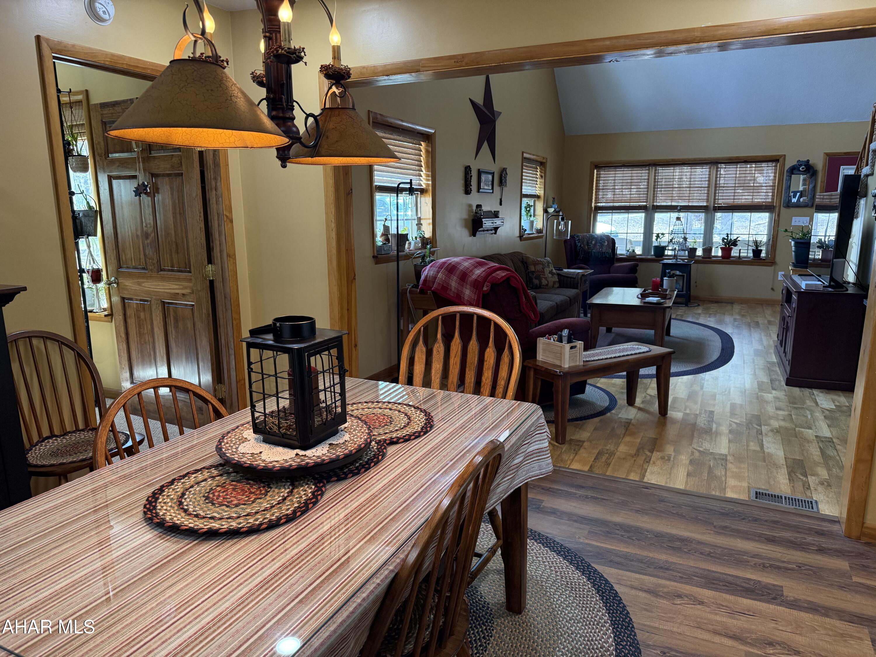 Glendale Yearound - Residential