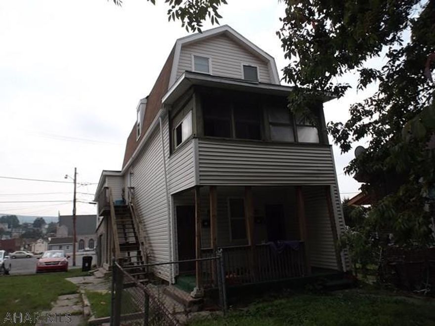 Both units were gutted and remodeled including new electric and plumbing within last year--also NEW ROOF.    2 units -1st floor is vacant,  2nd floor tenants are very meticulous!!   Landlord pays Water and trash.  2 car garage on separate electric meter (could be rented)