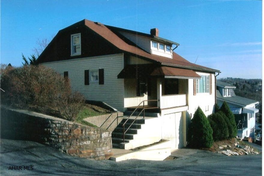 This home is move in ready, could be used as a single family home or as 2 rental units. Better yet..live in one and rent the other. Endless possibilities . Roof windows, heat system all in good condition. In-town living with a great view overlooking Everett.