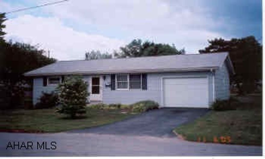 2 Bedroom Rancher on 75x120 Lot, Eat-in Kitchen. LI, 1 Bathroom with full basement, with one stall garage. Has hardwood floors, garage door openers, covered patio, macadam driveway, and great back yard. Call Dan Laratonda.