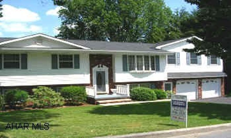 IMMACULATE 4 BED, 3 BATH BI-LEVEL ON A GORGEOUS LOT. ADDITION ADDED IN 1996. CHARMING 3 SEASON RM. LOVELY MASTER SUITE. 1ST FLOOR LAUNDRY RM.