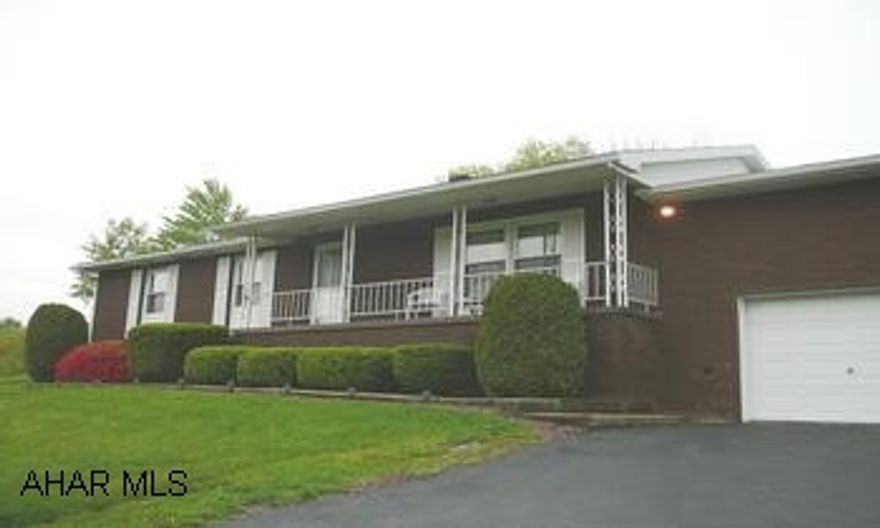 BREATHTAKING VIEW FROM THIS IMMACULATE ONE STORY HOME OFFERING 3 BR, 2 BA ON .45 ACRE. ENJOY THE WILDLIFE FROM THE WOODS BEHIND. NEW WINDOWS, ROOF, LAM FLR AND KIT COUNTERS. PLASTER WALLS THROUGHOUT. EFFICIENT NEW COMBO FURNACE. CALL CRYSTAL 931-2470. BREATHTAKING VIEW FROM THIS IMMACULATE ONE STORY HOME OFFERING 3 BR, 2 BA ON .45 ACRE. ENJOY THE WILDLIFE FROM THE WOODS BEHIND. NEW WINDOWS, ROOF, LAMINATE FLOORING AND KITCHEN COUNTERS. PLASTER WALLS THROUGHOUT. EFFICIENT NEW COMBO FURNACE. CALL CRYSTAL 931-2470.