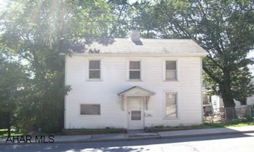 Cozy 2 story vinyl sided home in move-in condition. Agent related to seller. Cozy 2 story vinyl sided home in move-in condition. Agent related to seller.