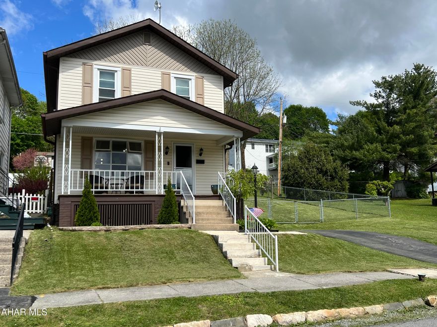 Welcome to 420 Hudson Avenue!  This 3 bedroom, 1.5 bathroom home has been tastefully renovated throughout and has a great entertaining space.  This home sits on a large lot, has off street parking, paver patio, covered porch and is about as move-in ready as anyone could ask for.  Don't miss out on this gem, schedule your showing today!