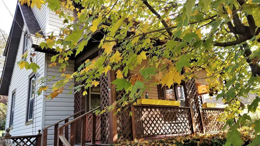 Are you a first time home buyer or an investor?  Look no further! This move in ready home is waiting for you.  It's a solidly built, 3 bedroom, one bath home with a fenced in yard.  There is newer carpet on the second floor with oak flooring underneath.  It has public water, sewer and natural gas.  It's a short walk to downtown Bedford and a short drive to I-99 or the PA Turnpike.