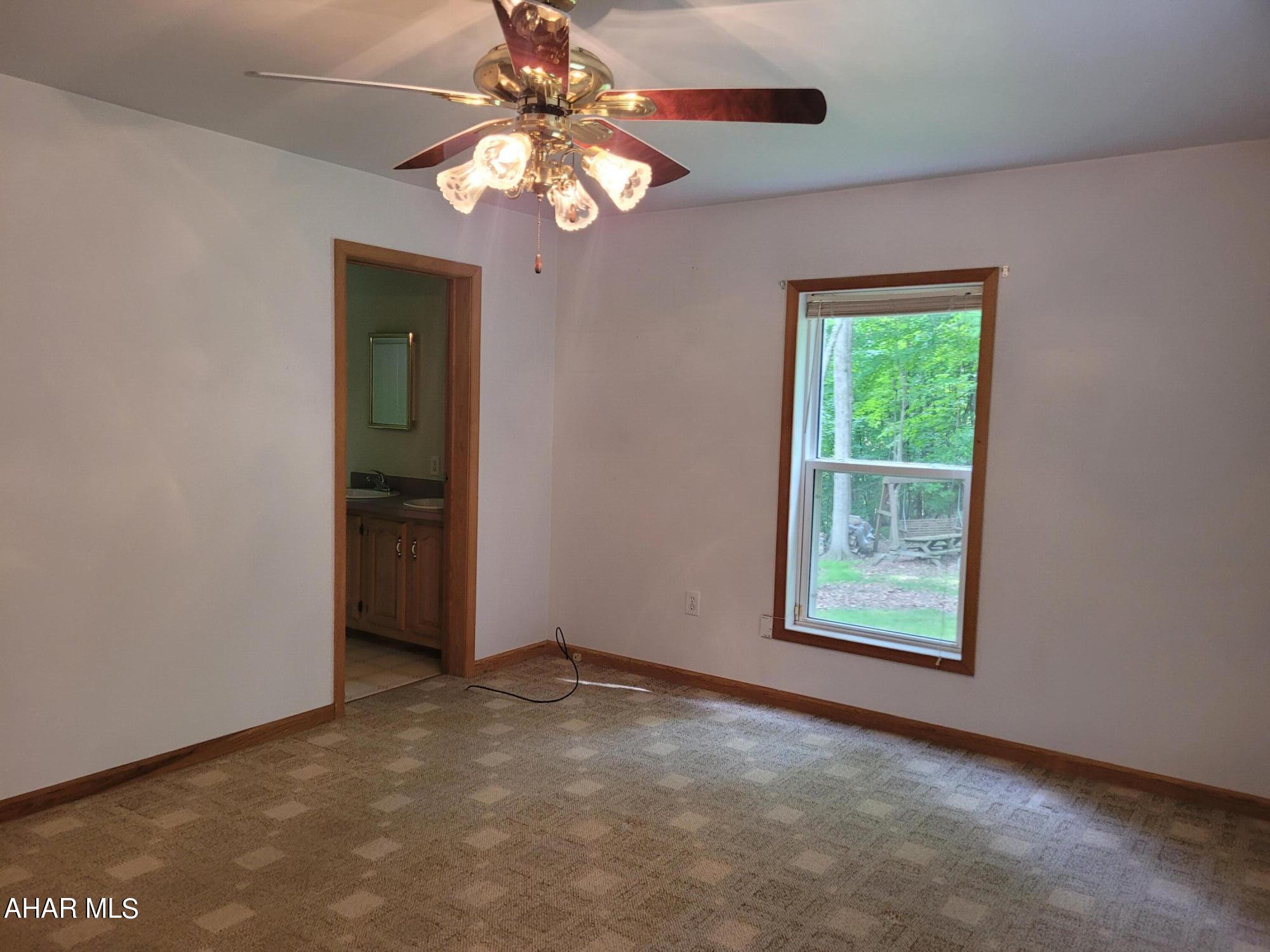 Glendale Yearound - Residential