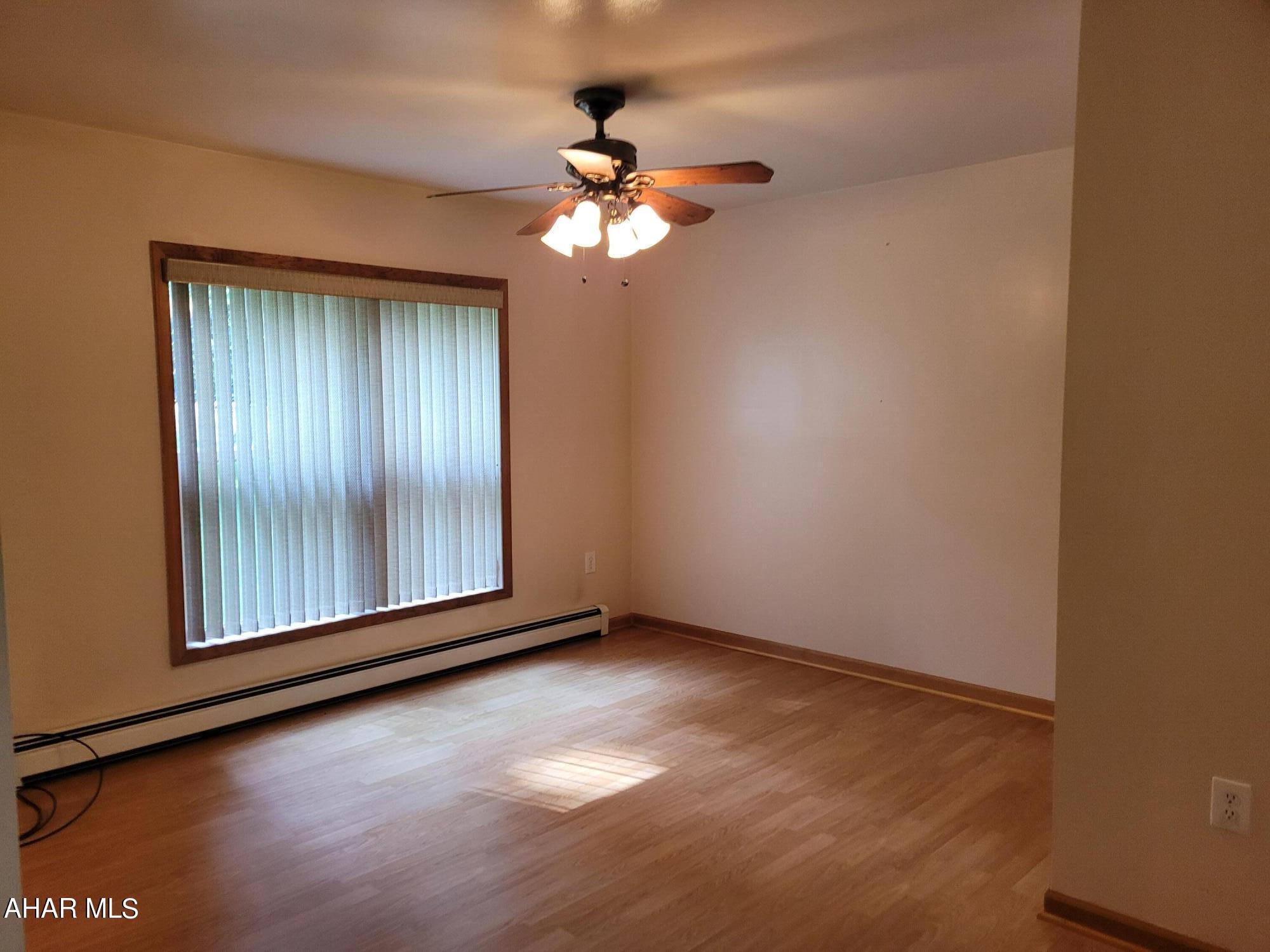 Glendale Yearound - Residential