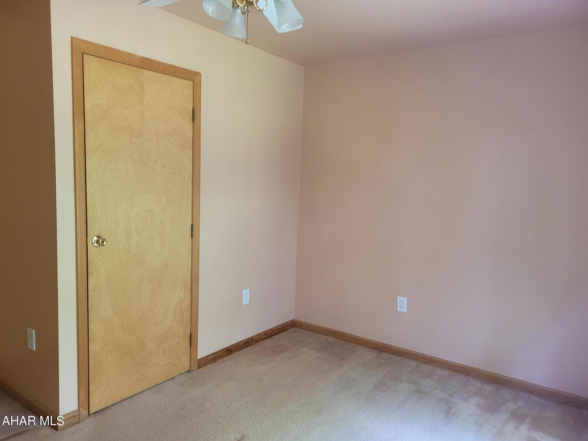 Glendale Yearound - Residential