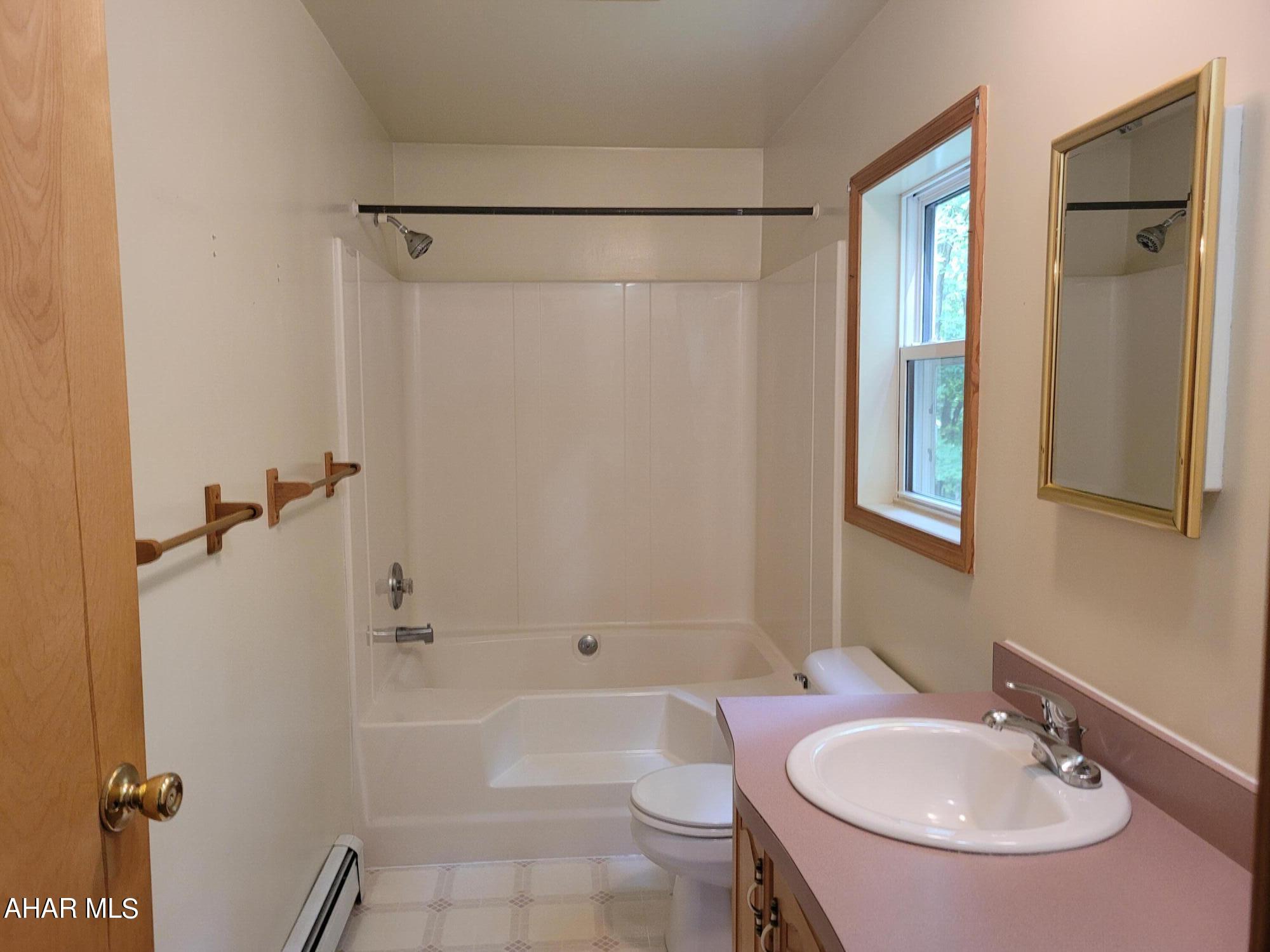 Glendale Yearound - Residential