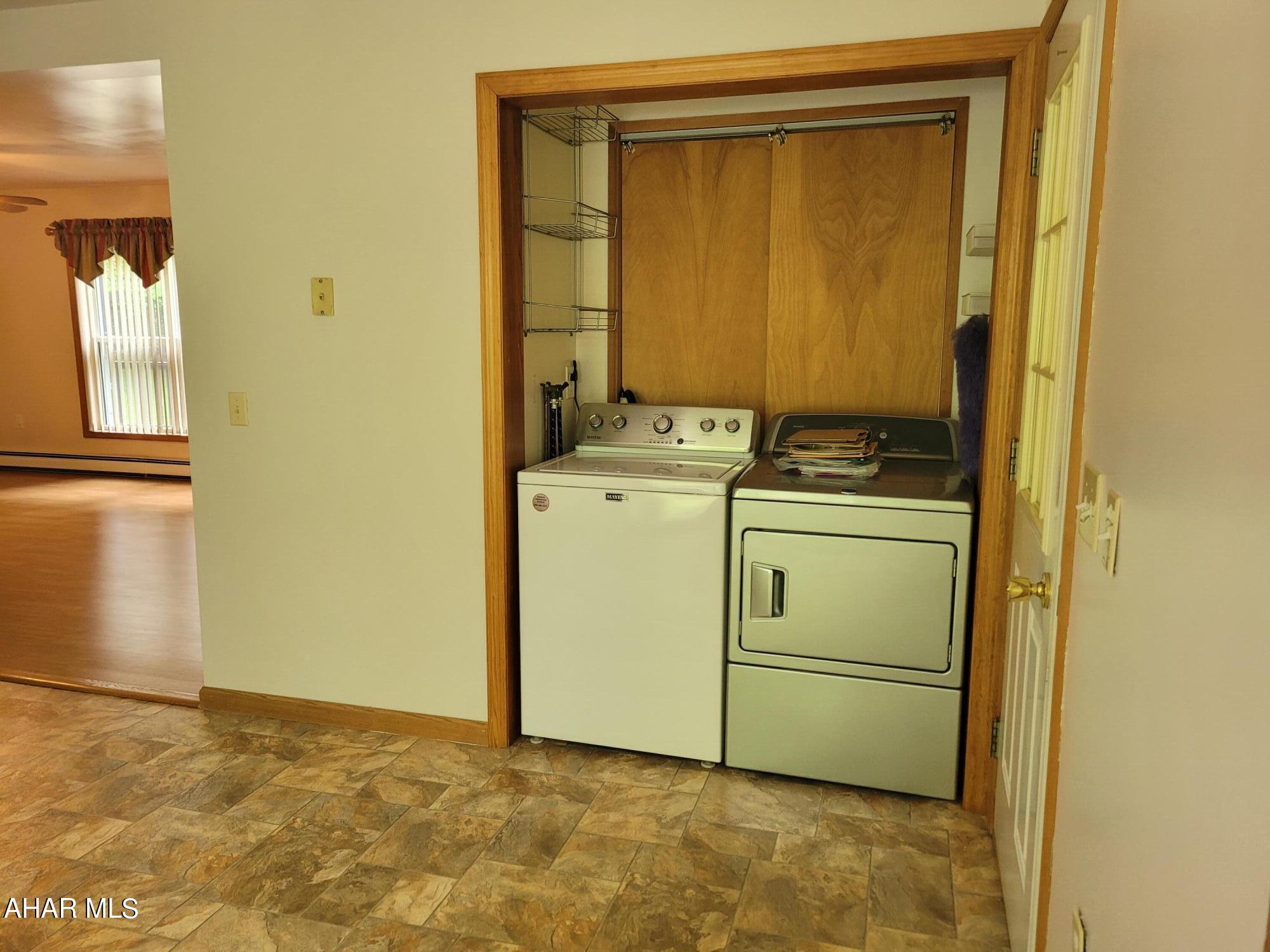 Glendale Yearound - Residential