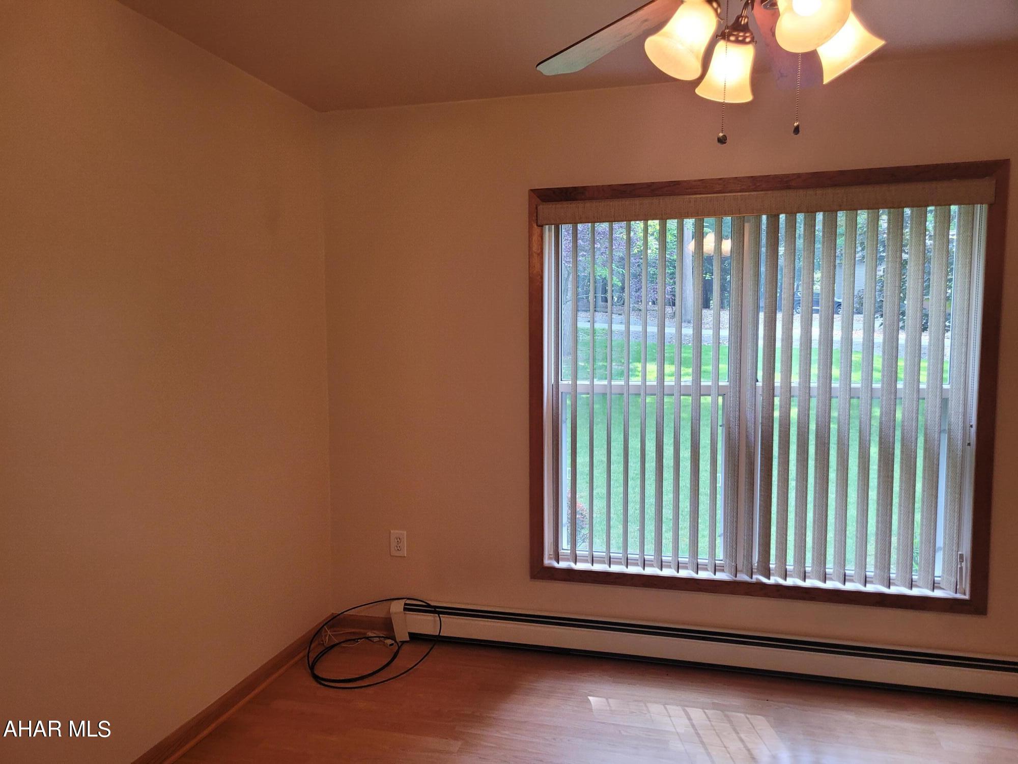 Glendale Yearound - Residential