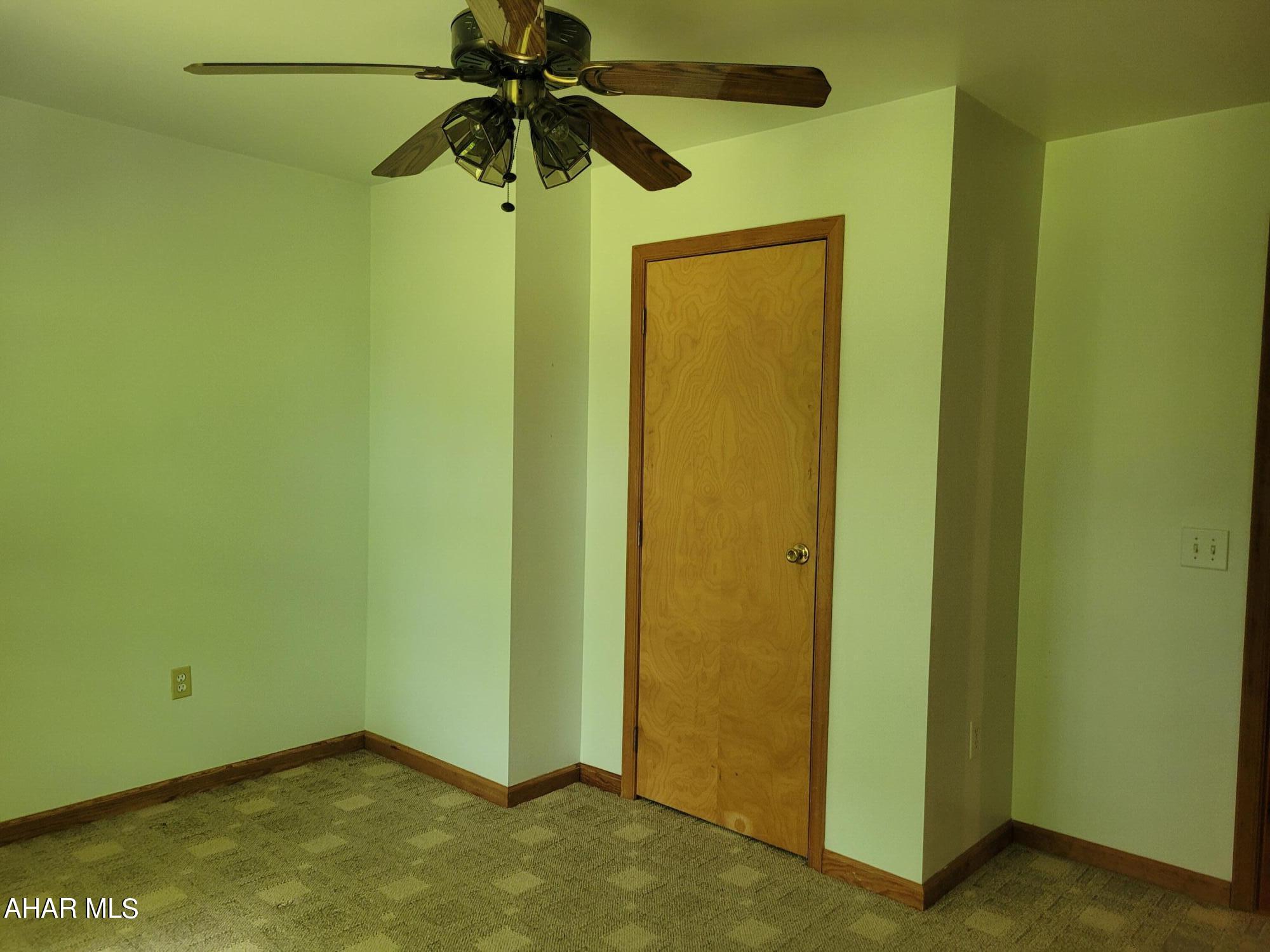 Glendale Yearound - Residential