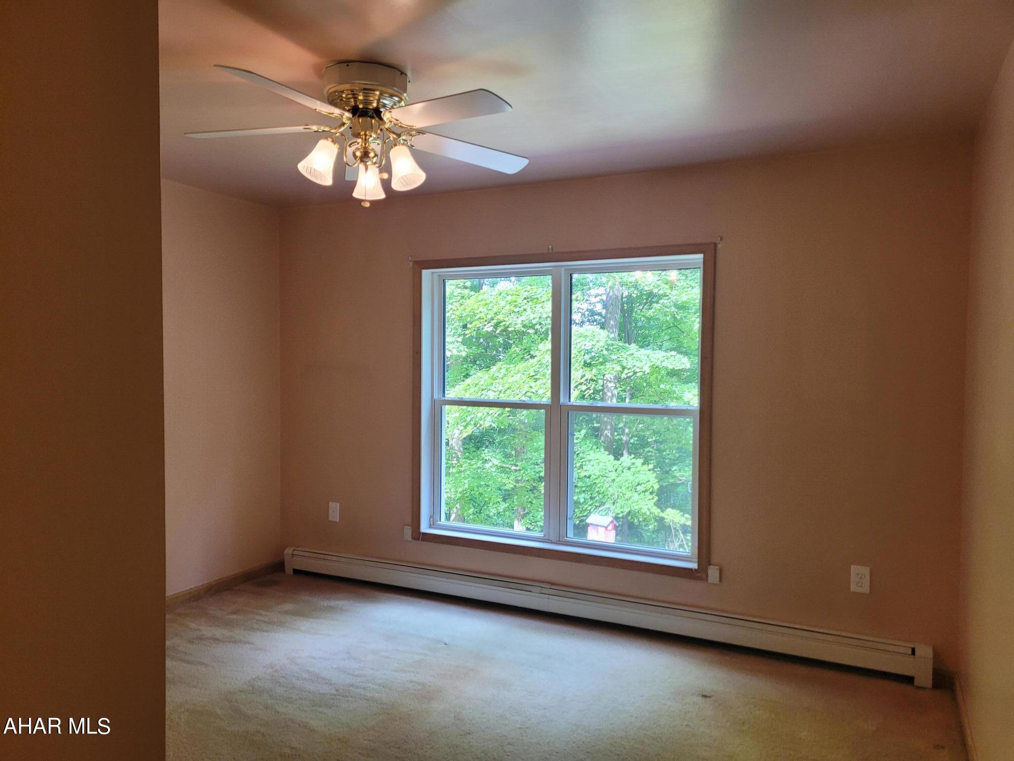 Glendale Yearound - Residential