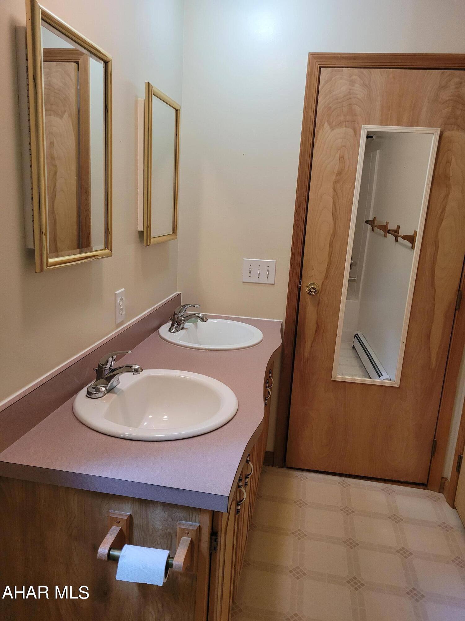 Glendale Yearound - Residential