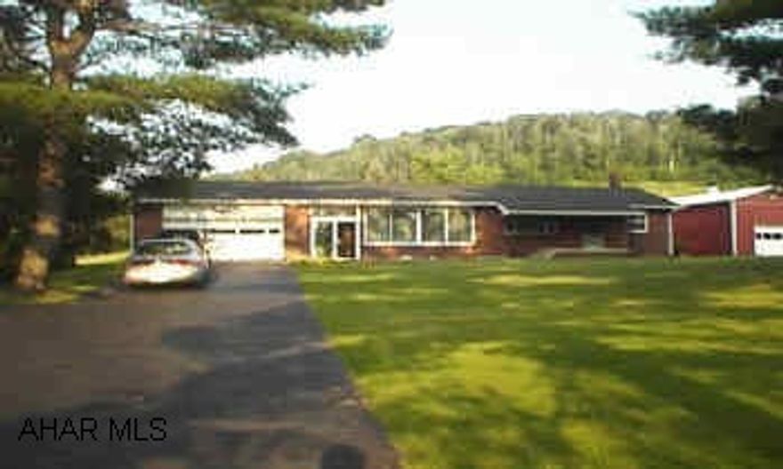 15.8 acres with brick ranch home, 2BR/2BA, pole barn and pond. 25 min. from Altoona, Lakemont.  DIRECTIONS: 36 N to Dysart intersection go on Black Snake Road 4 miles. 15.8 acres with brick ranch home, 2BR/2BA, pole barn and pond. 25 min. from Altoona, Lakemont.  DIRECTIONS: 36 N to Dysart intersection go on Black Snake Road 4 miles.  Horses Ok, RV Prkg, Jet Bath