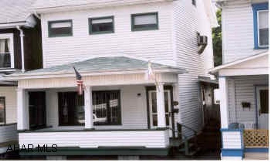 Beautiful open kitchen - dining area 4 BR, 1 BA seller must find suitable housing.