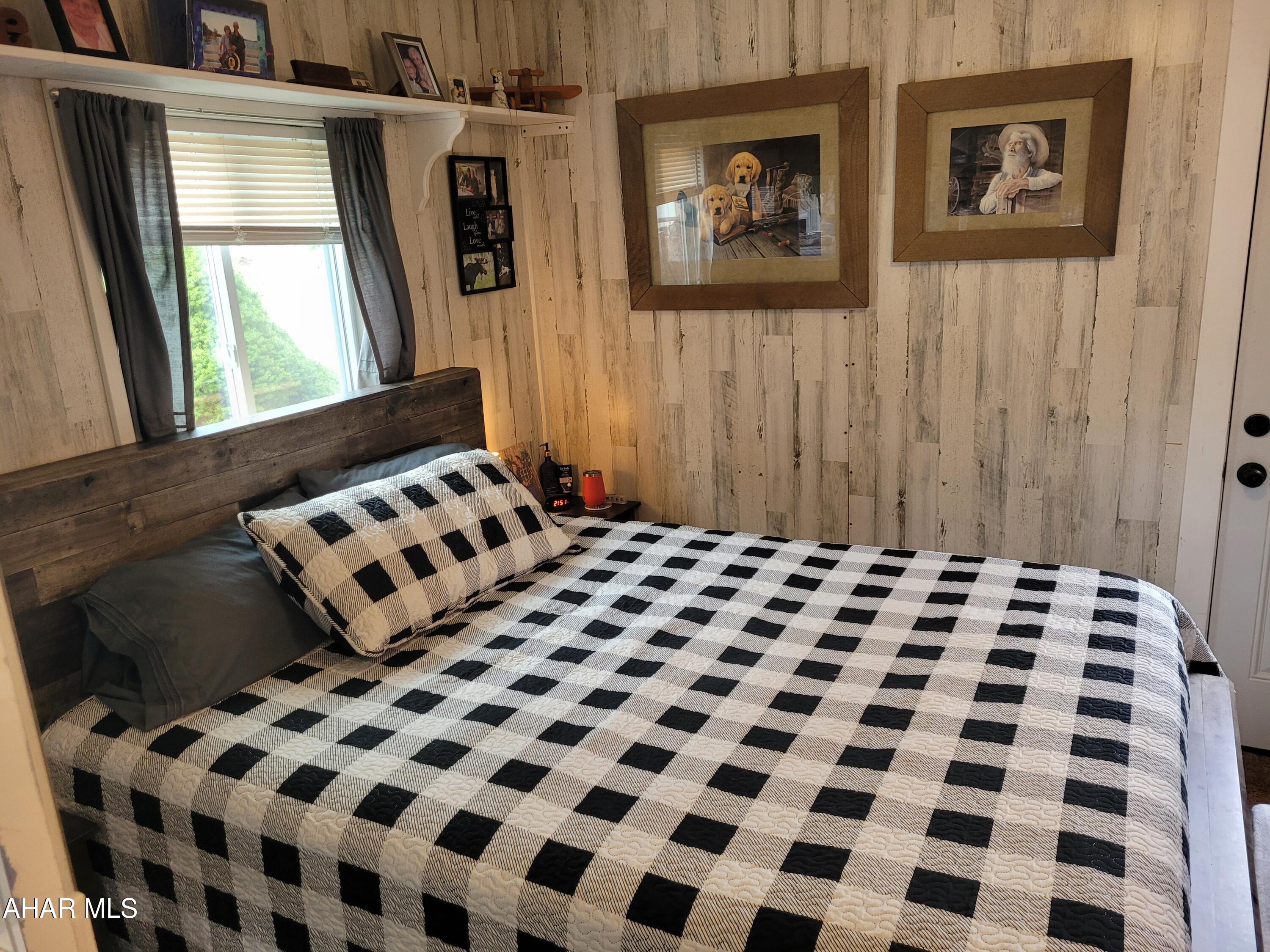 Glendale Yearound - Residential