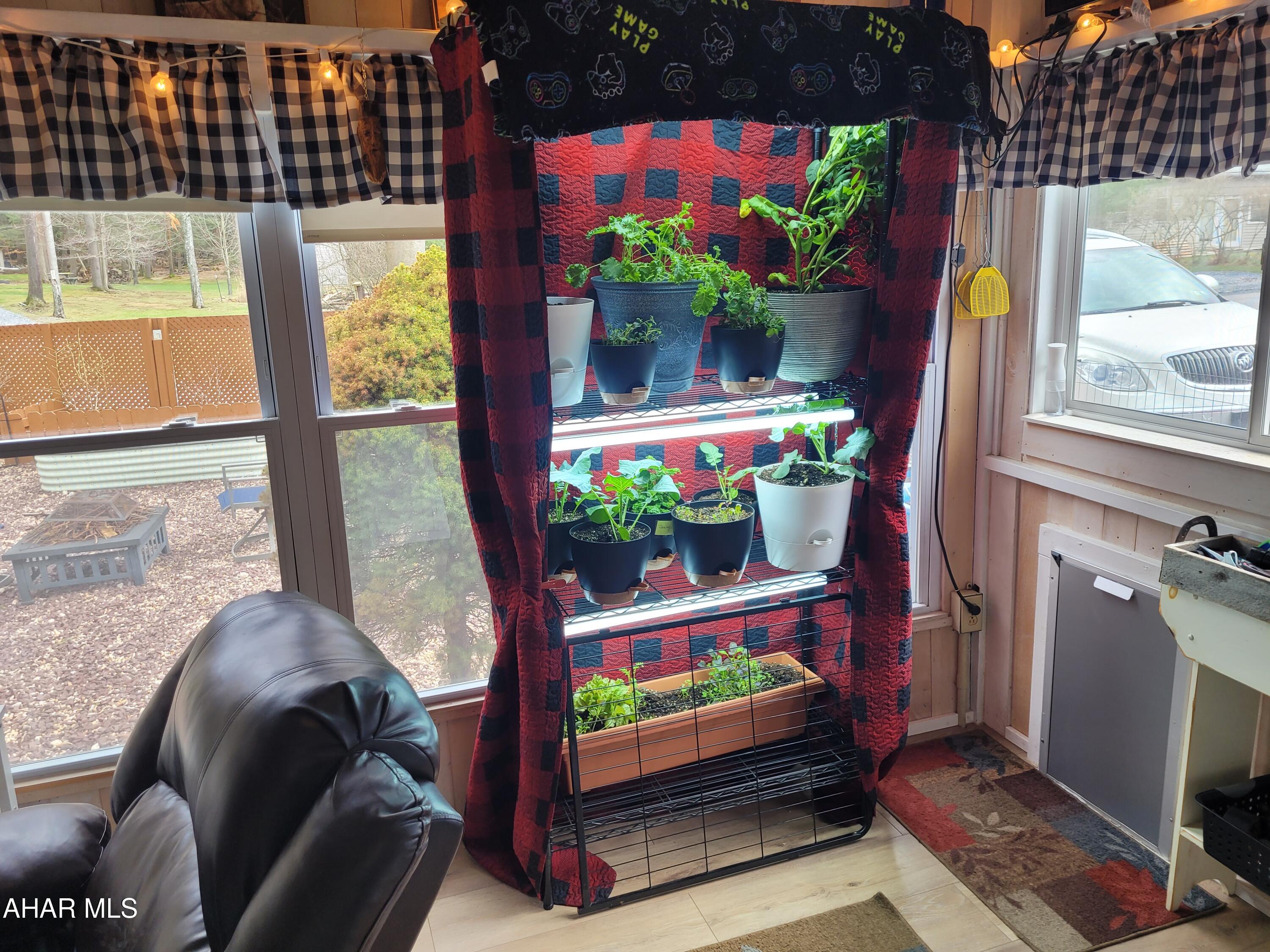 Glendale Yearound - Residential