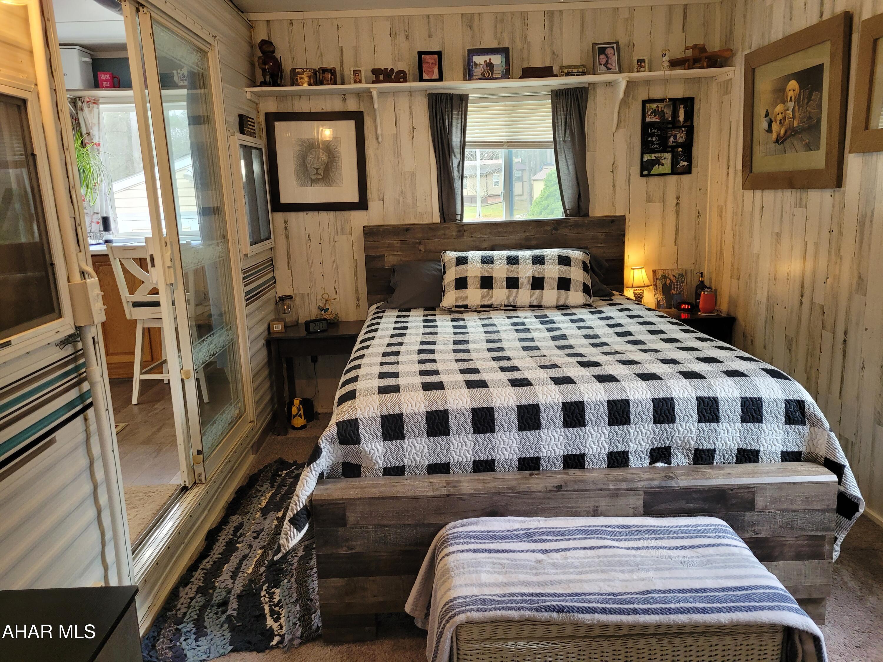 Glendale Yearound - Residential