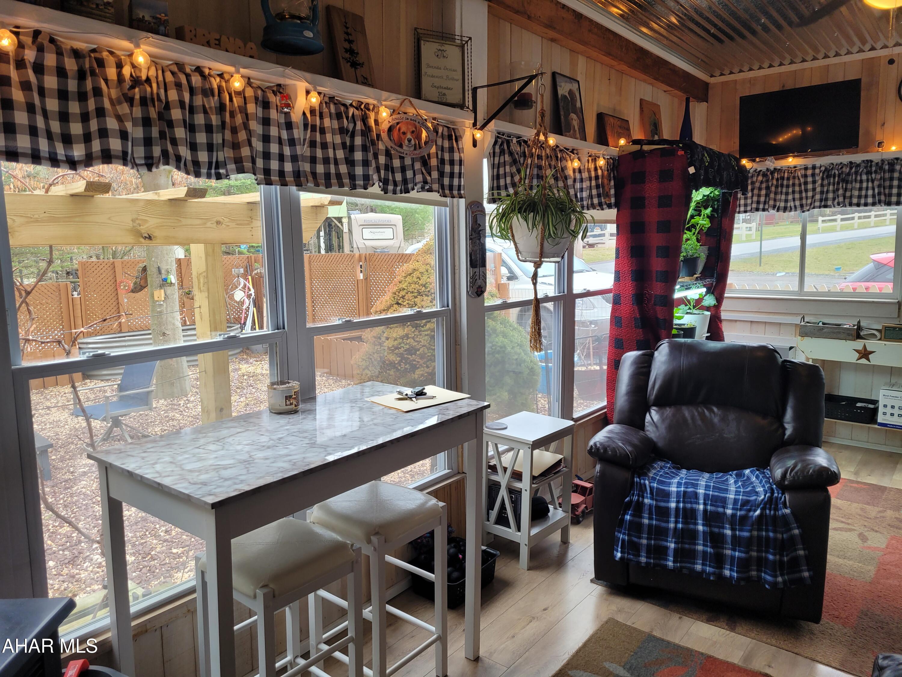 Glendale Yearound - Residential