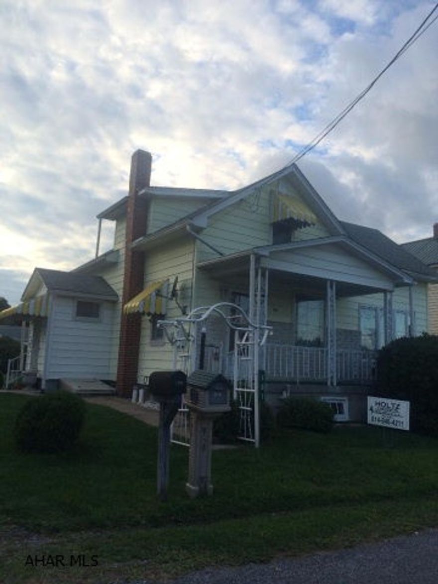 Cute 1.5 story home with 1.5 car det garage. Smaller house with lots of charm.Great home for the $$.