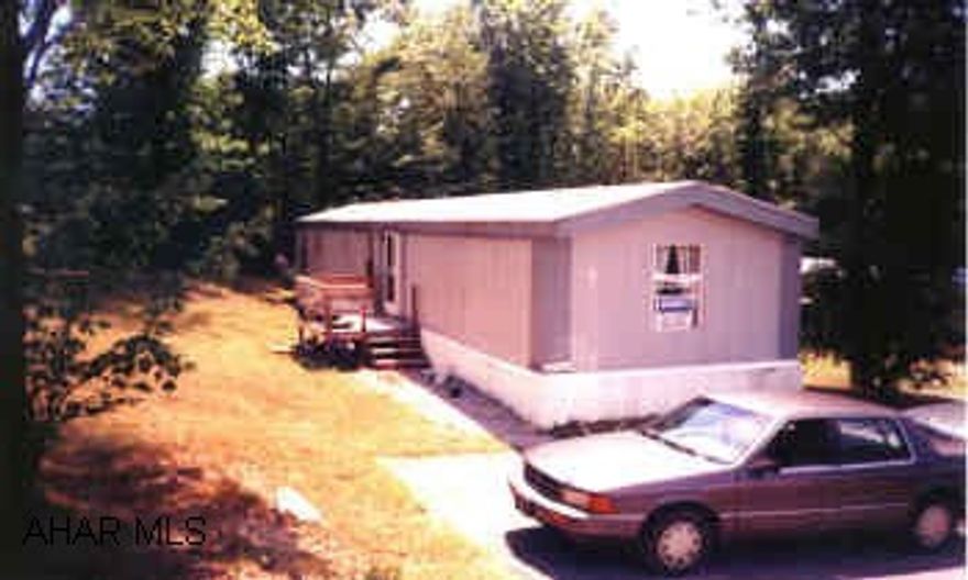 14X70. 1992 MOBILE HOME.