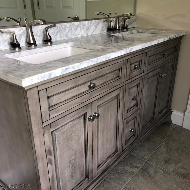 Church Hill Manor - Residential