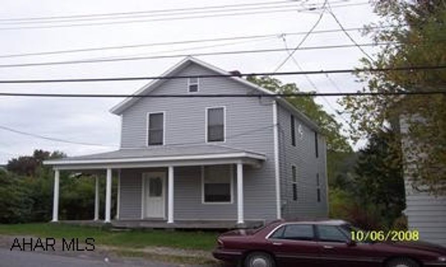 2 story, 3 bed, 1.5 bath, new windows, roof, and siding under 2 years old