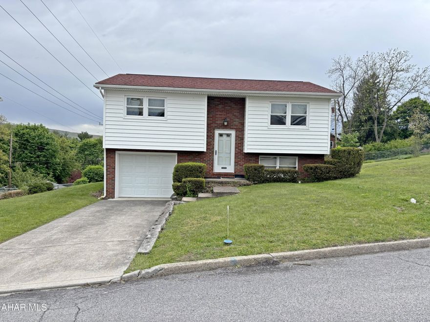 Well-maintained bilevel home featuring 2 bedrooms and 1.5 baths. This charming property offers a durable brick and vinyl exterior, a spacious fenced yard perfect for outdoor enjoyment, and a garage for added convenience and storage.
