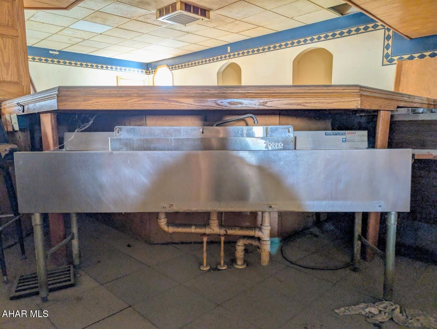 Unknown - Commercial Sale