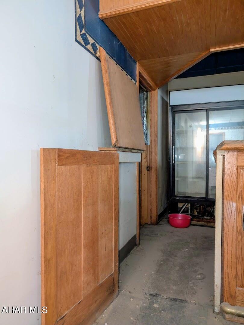 Unknown - Commercial Sale