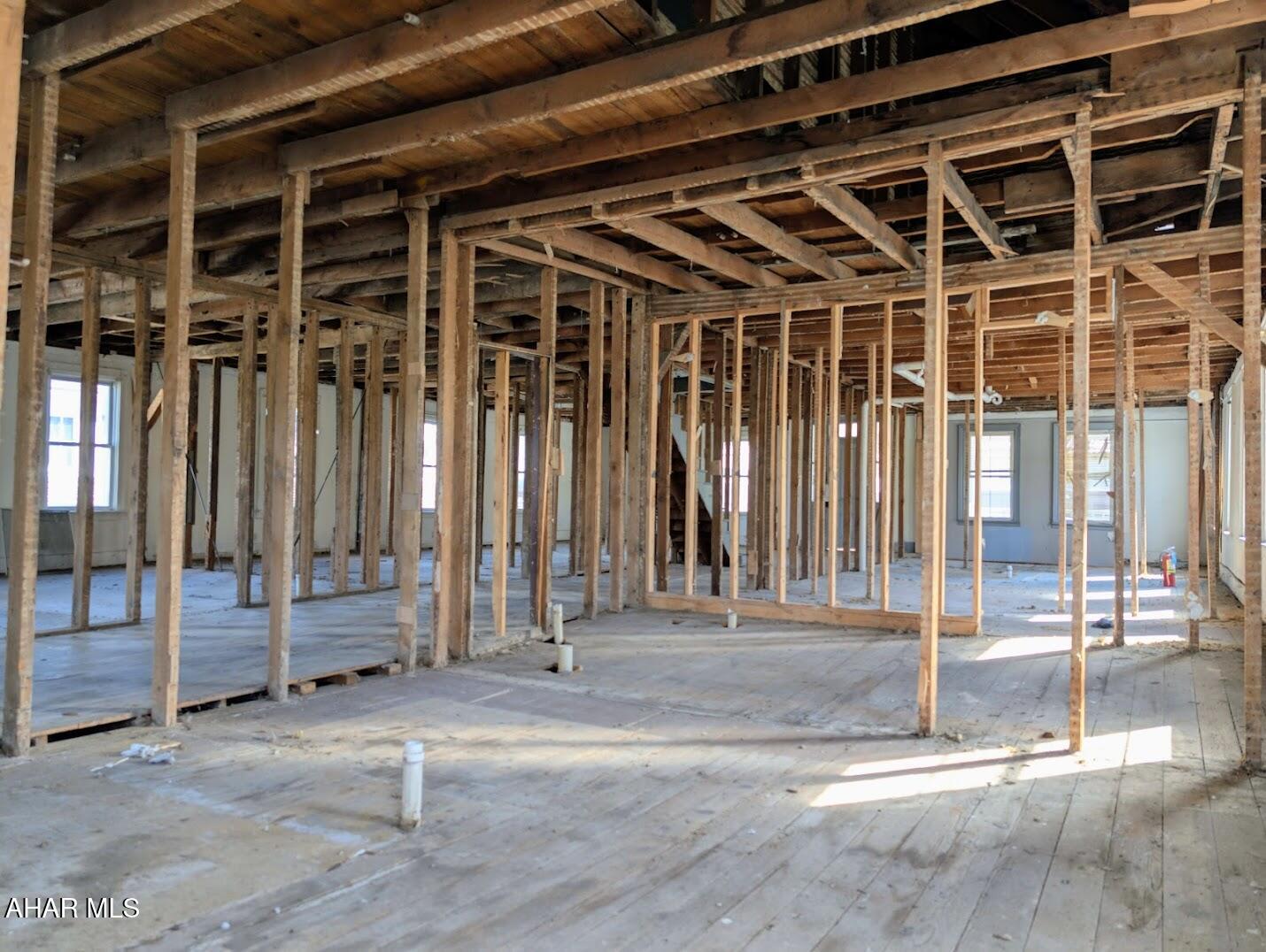 Unknown - Commercial Sale