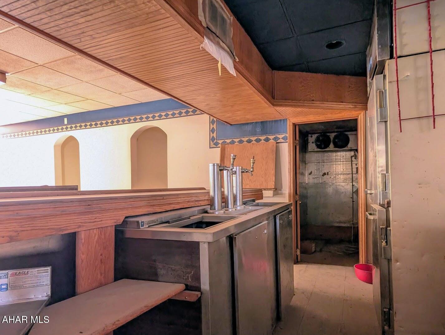 Unknown - Commercial Sale