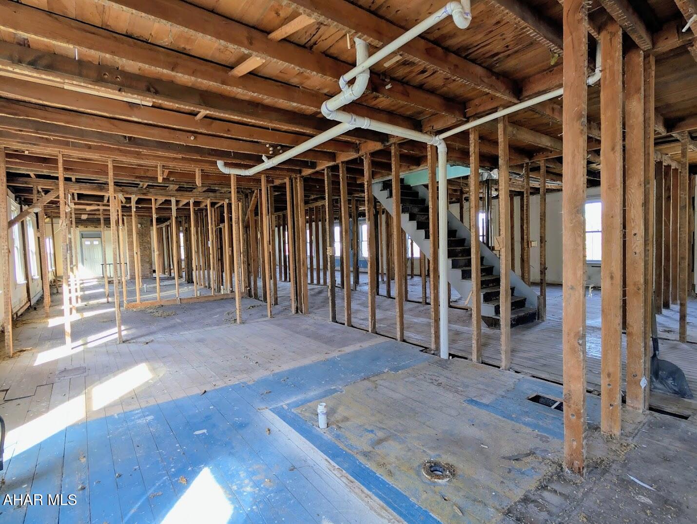 Unknown - Commercial Sale