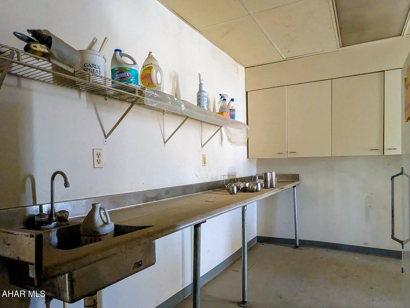 Unknown - Commercial Sale